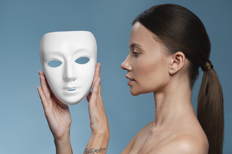 Psicóloga Paula Rambaud analizando el síndrome del impostor y la autovalía.